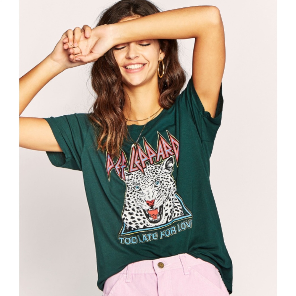 Daydreamer Def Leppard “too late for love” Tee